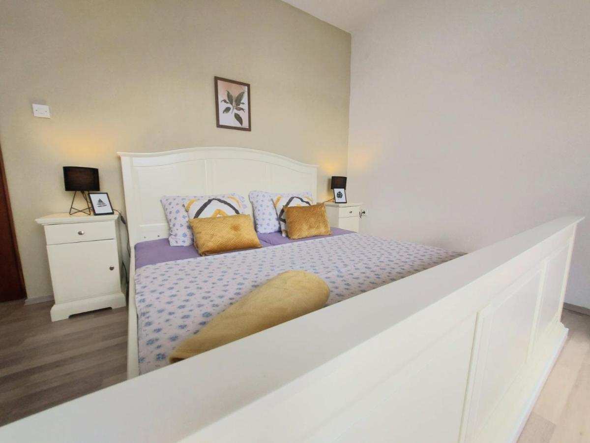 Apartmani Seaview Любач Экстерьер фото