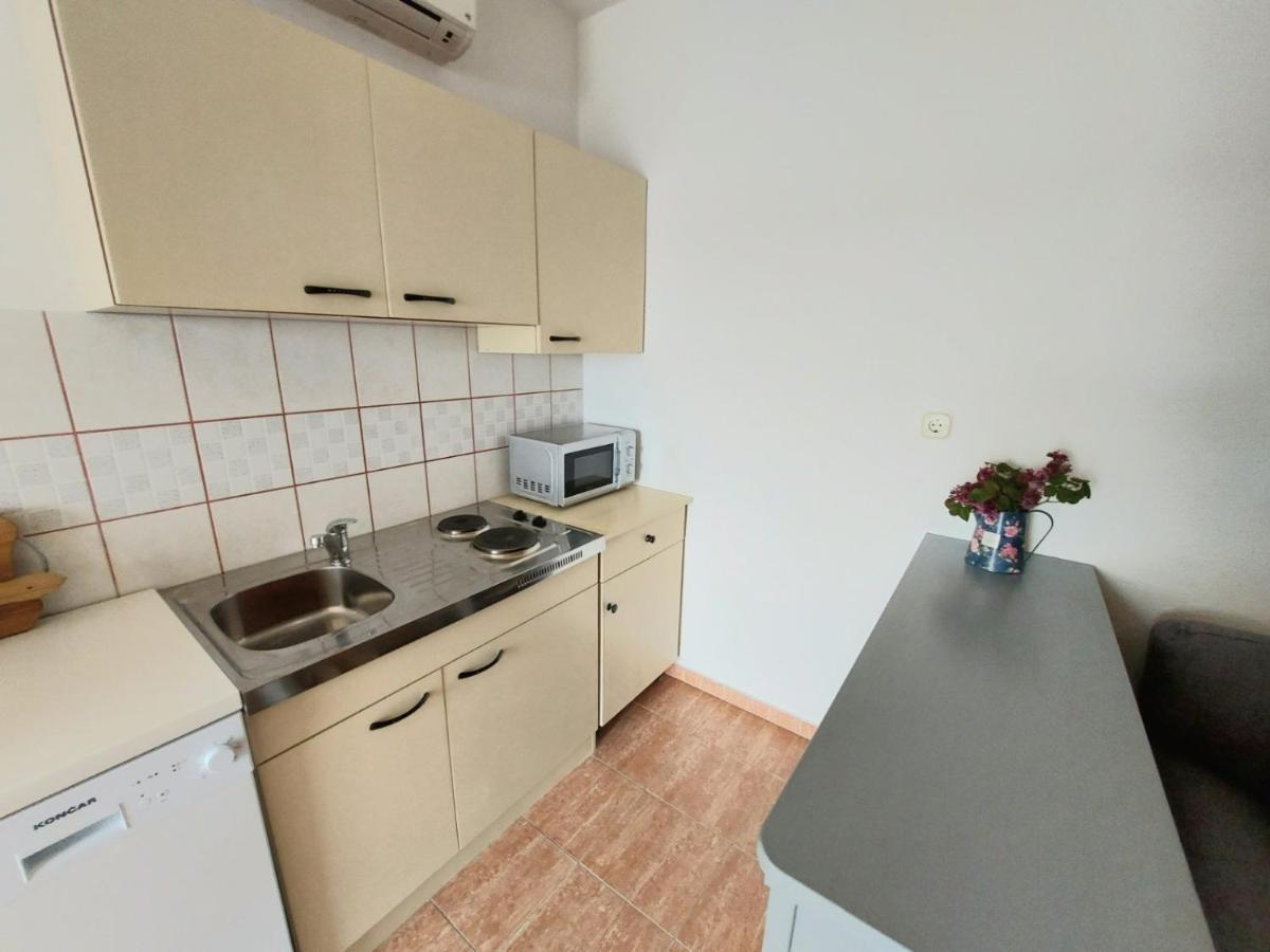Apartmani Seaview Любач Экстерьер фото