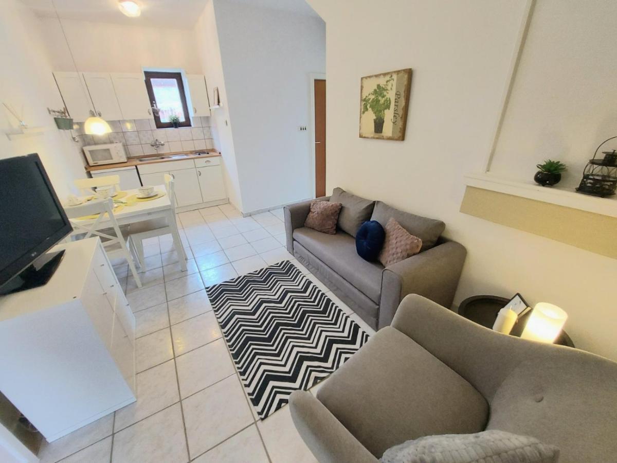 Apartmani Seaview Любач Экстерьер фото