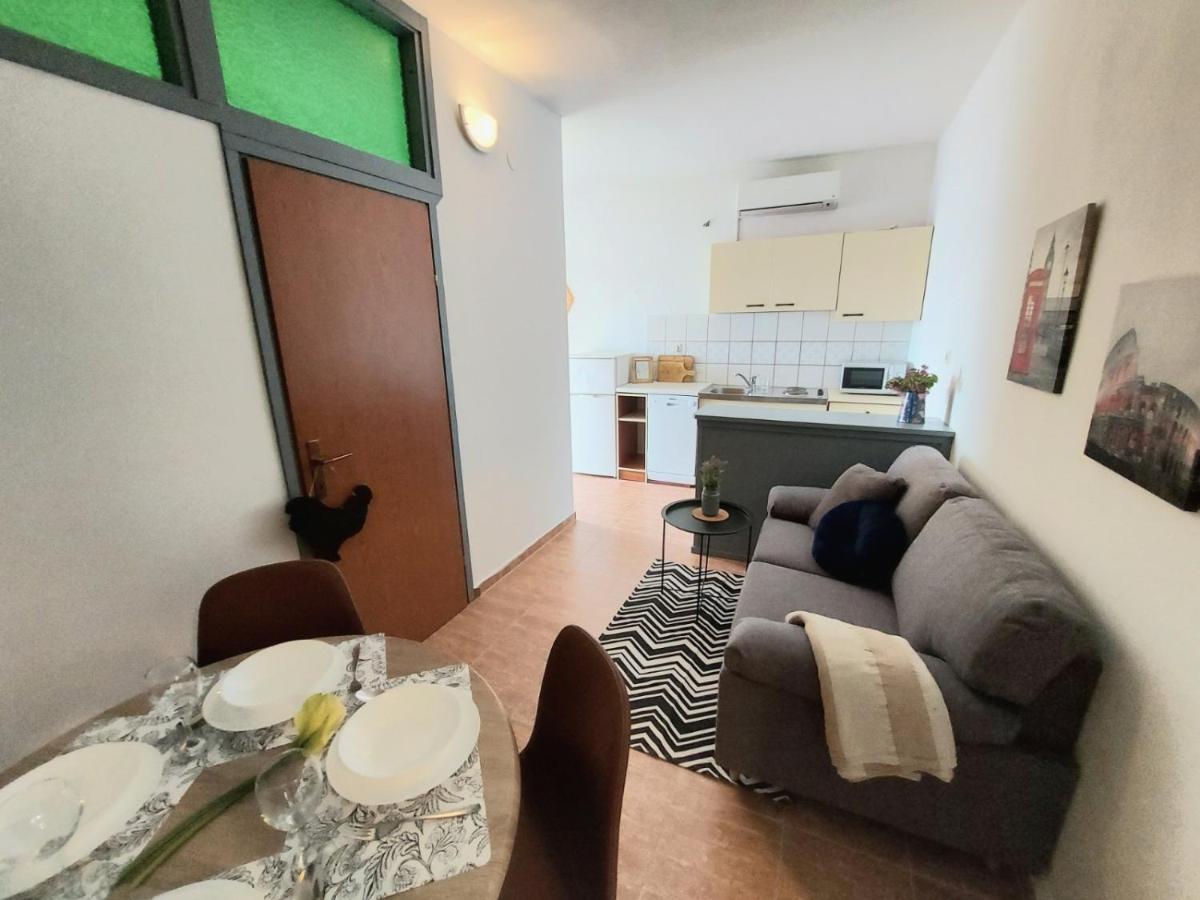 Apartmani Seaview Любач Экстерьер фото