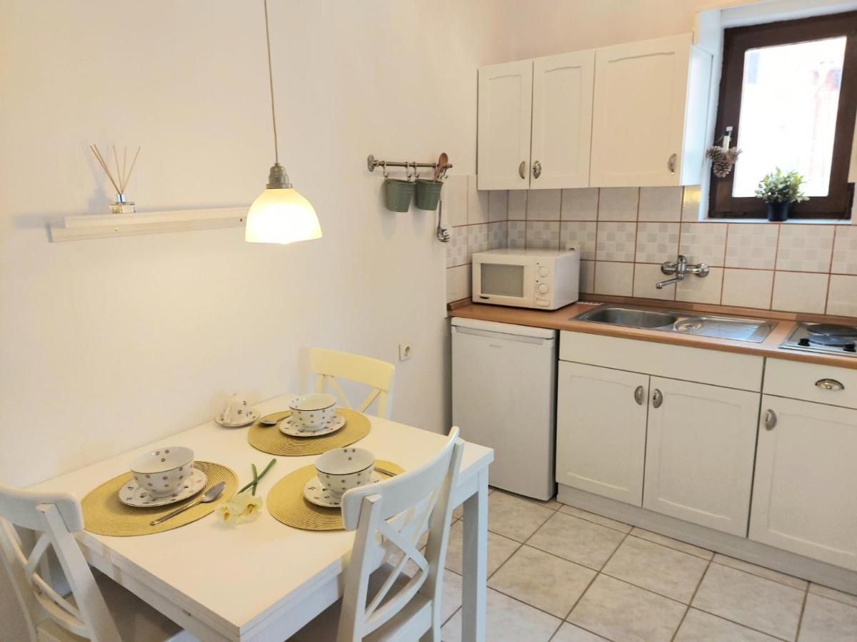 Apartmani Seaview Любач Экстерьер фото